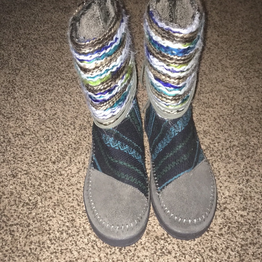 Tom’s boots. Grey. Size 7.